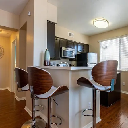 Luxury Suite, Fast Wifi, King Bed, Pool And Spa Santa Clarita Exterior photo