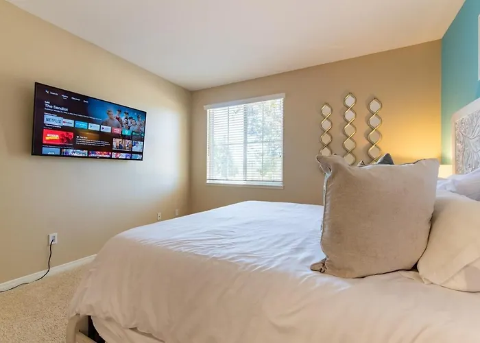 Luxury Suite, Fast Wifi, King Bed, Pool And Spa