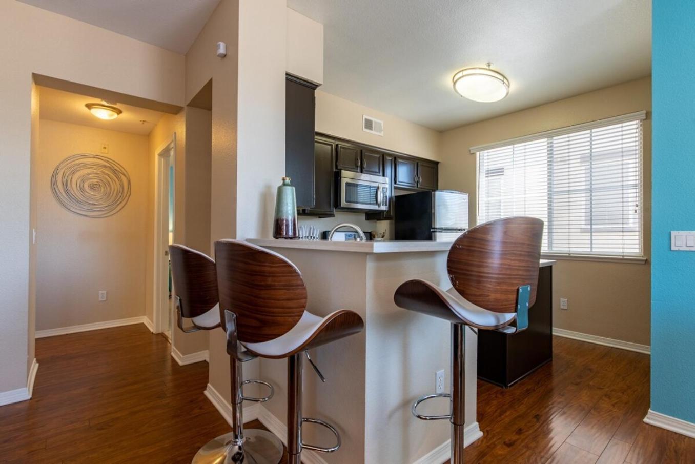Apartment Luxury Suite, Fast Wifi, King Bed, Pool And *
