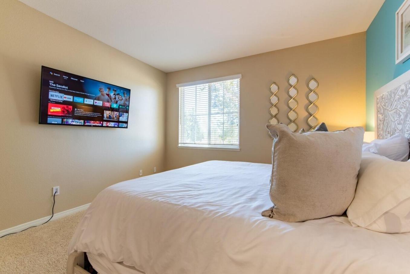 Apartment Luxury Suite, Fast Wifi, King Bed, Pool And Santa Clarita