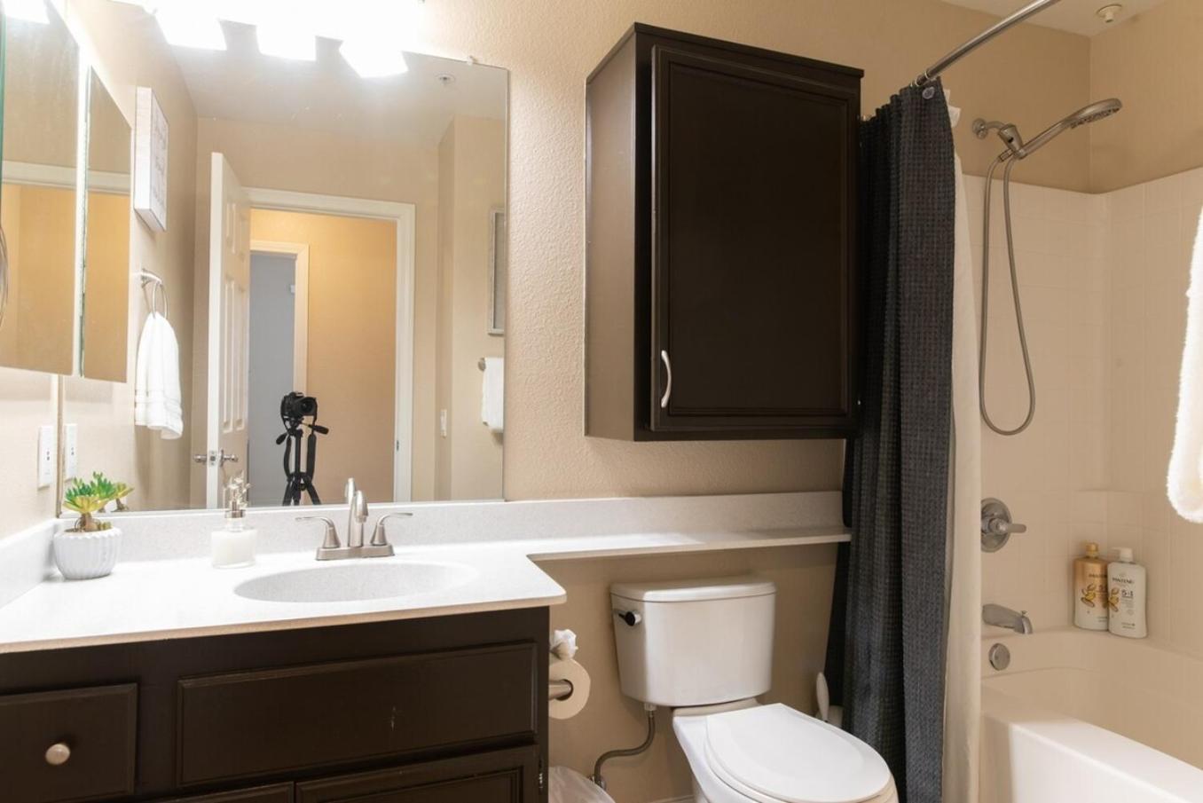 Apartment Luxury Suite, Fast Wifi, King Bed, Pool And Santa Clarita